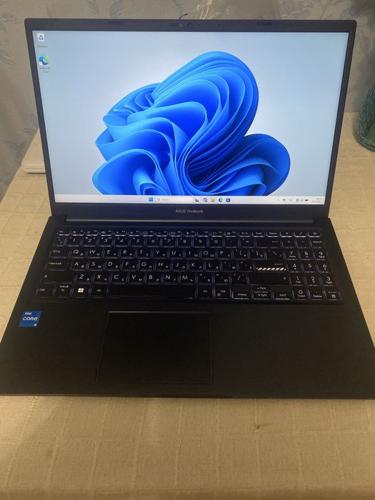 Asus Vivobook 15 ноутбук