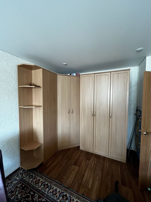Продам большой шкаф
