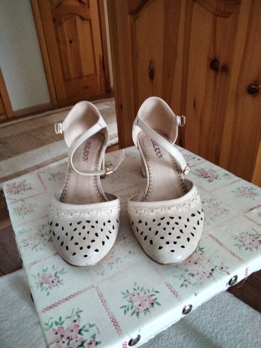 Босоножки летние