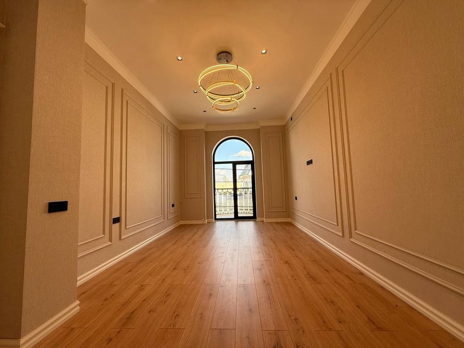 Ул.Циолоковского 6 комнат 350м² качественный ремонт танхаус 3 этажа