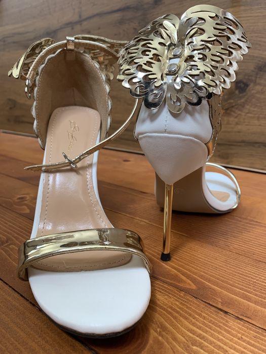 Уникални елегантни сандали