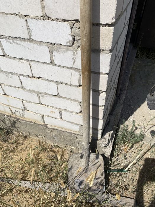 Продам лопаты и вилы