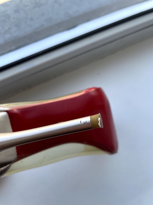 Туфли с золотыми вставками