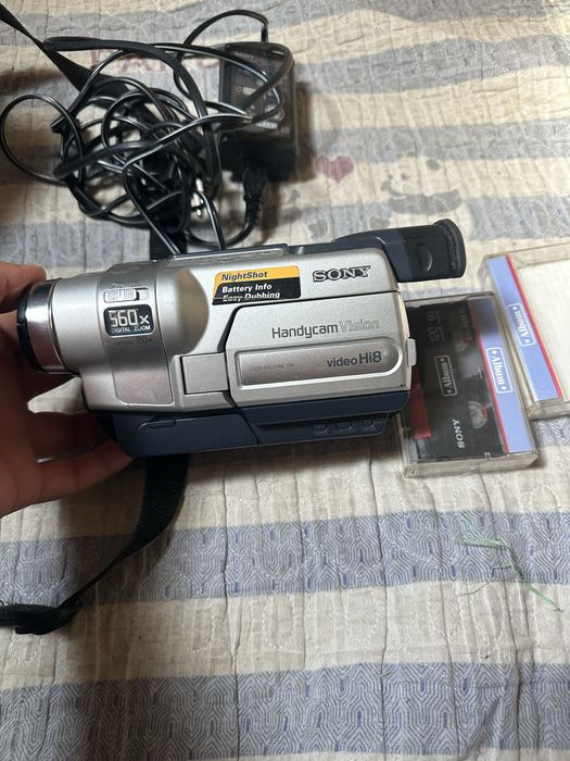 Продам  видеокамера Sony Handycam