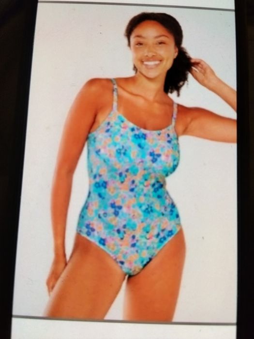 Vând costum de baie 48 decatlon!
