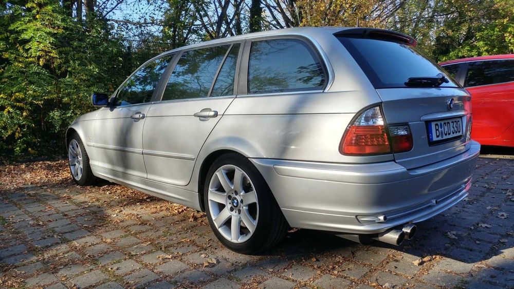 Автомобил BMW 330 E46, 2000 г.