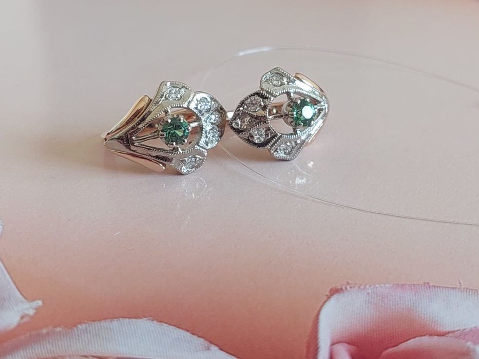 Золотые серьги с бриллиантами