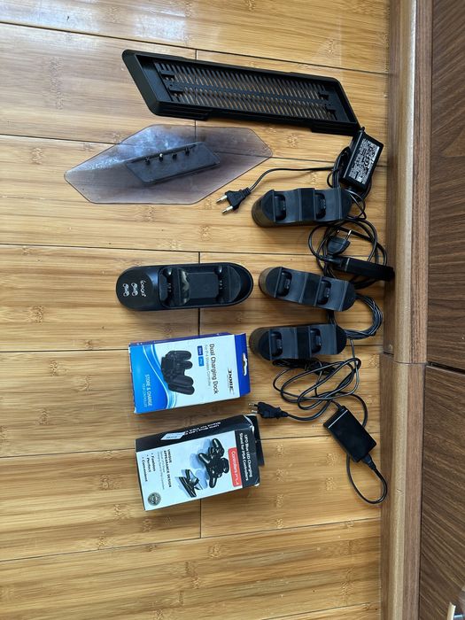 Док станции/подставки на PlayStation 4 а также джойстики и игры