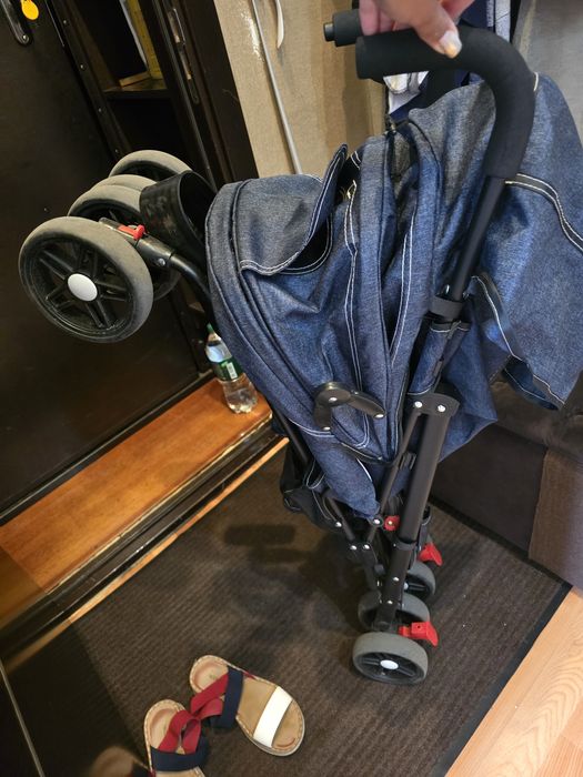 Продам коляску трость!