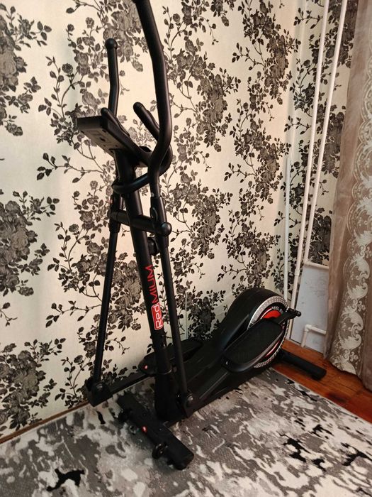 Продаётся эллиптический тренажёр (эллипсоид)  Самовывоз