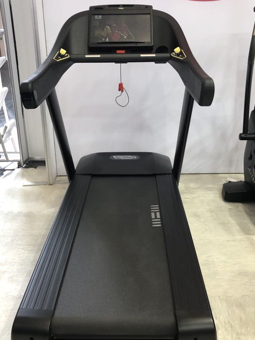 Depozit aparate fitness technogym