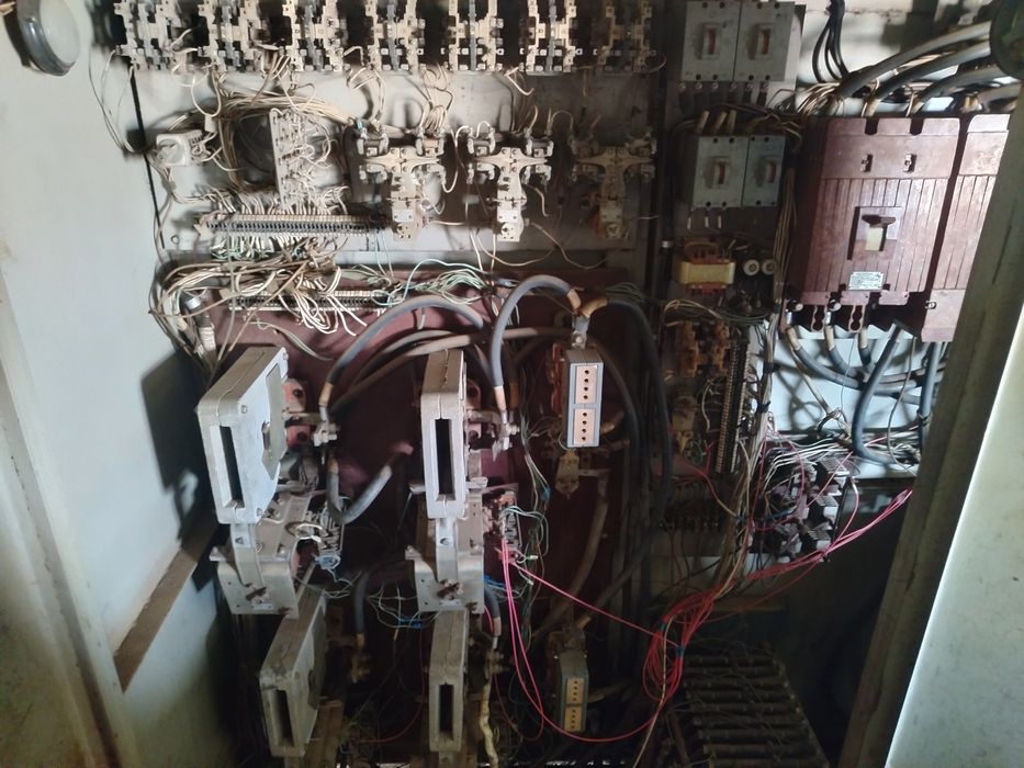 Услуги электрика.