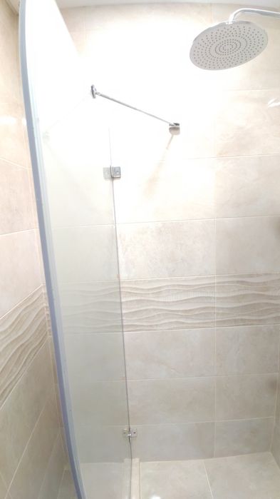 Параван за баня  матирано стъкло