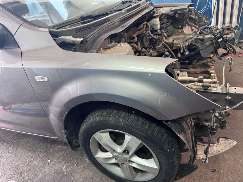 Aripa dreapta fata Kia Ceed 2007-2012 cod culoare 8Q