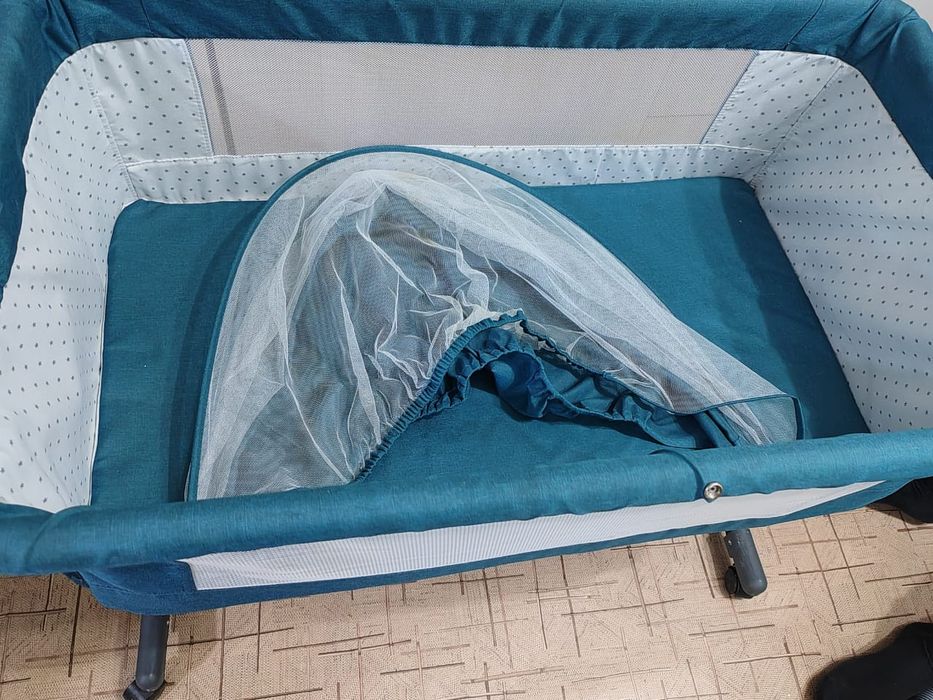 Продам детскуя кровать качалку