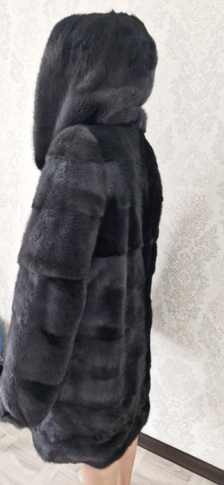 Продам норковую шубу за  200000