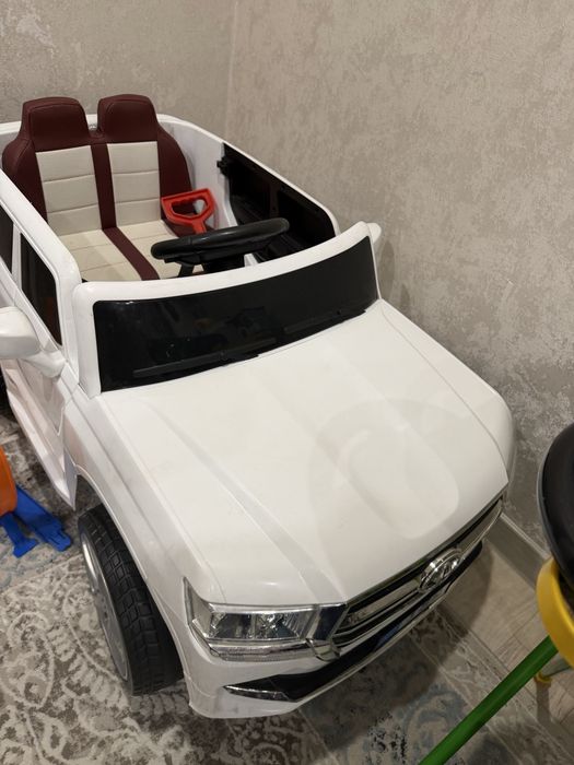 Продам детскую машинку