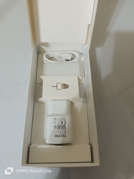 Сотовый телефон TECNO SPARK