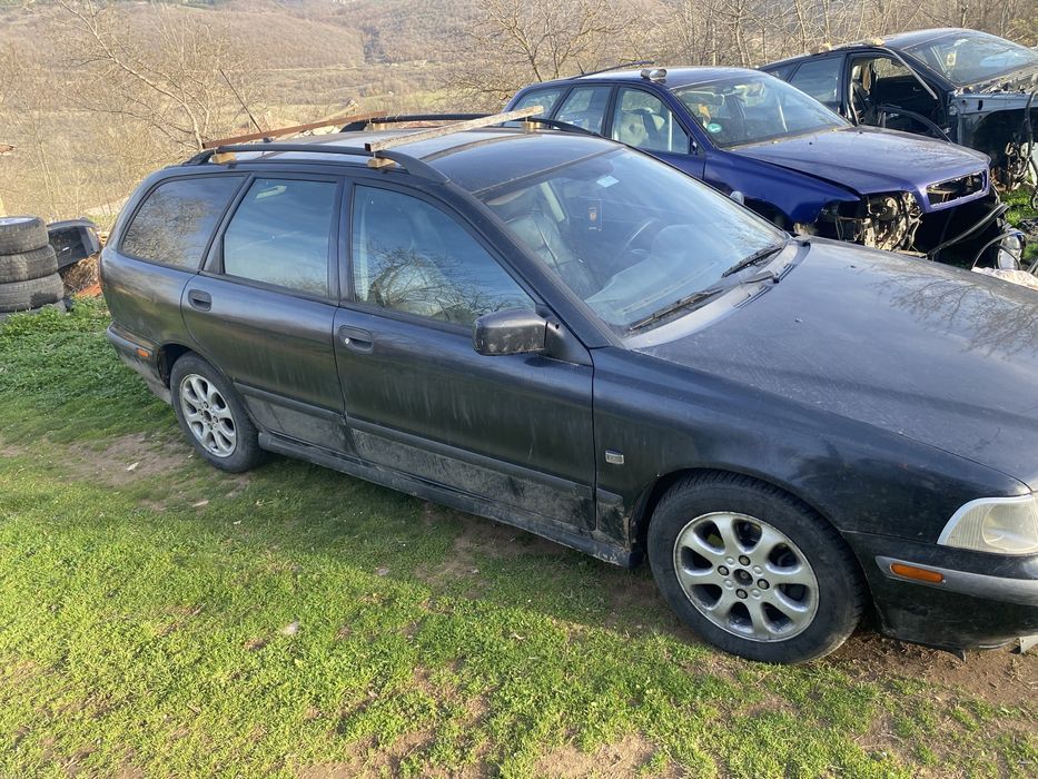 Volvo V40 99 г 1.9 95кс колата се продава на части
