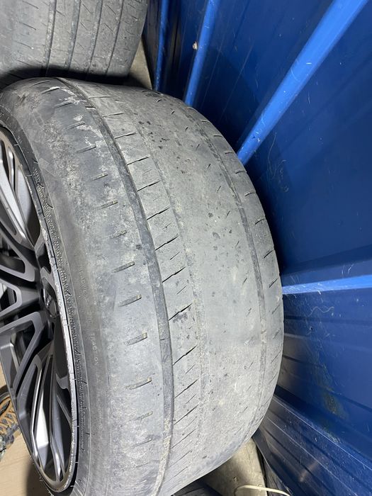 Продам диски с резиной R22