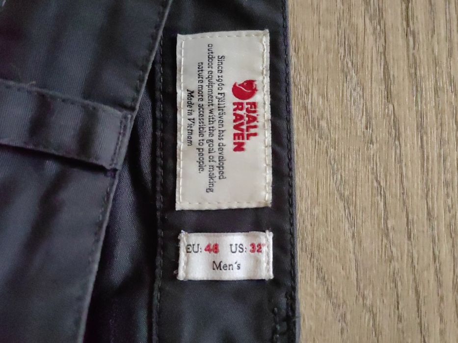 Pantaloni FjallRaven mărime 48