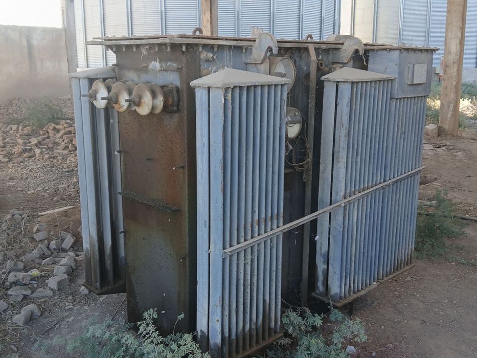 Трансформатер  1000/10