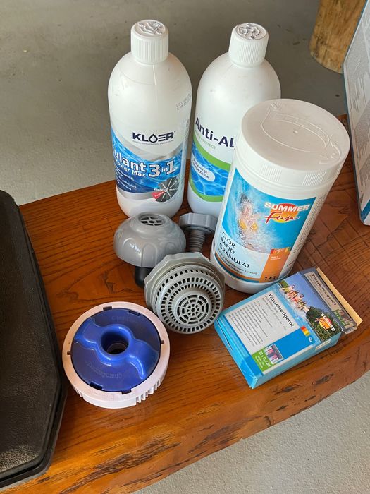 Vând piscină plus accesorii