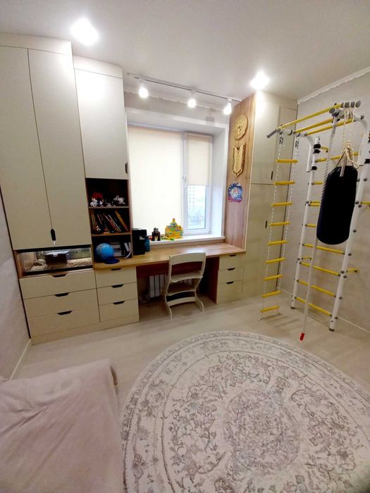 Продам 4 комн квартиру срочно