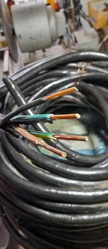 Cablu pentru instalatii de forta  cu sectiunea de  4x10mm.