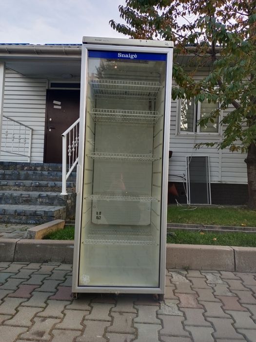 Витриныи холодильник