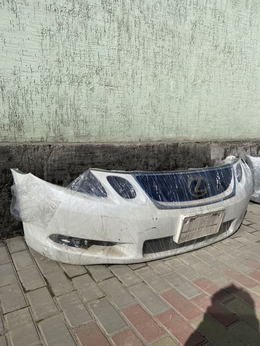 Бампер , туманка lexus