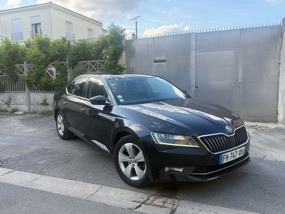 De vanzare skoda-Superb  1.6 TDI 120 CV   DSG7 Sportline berline