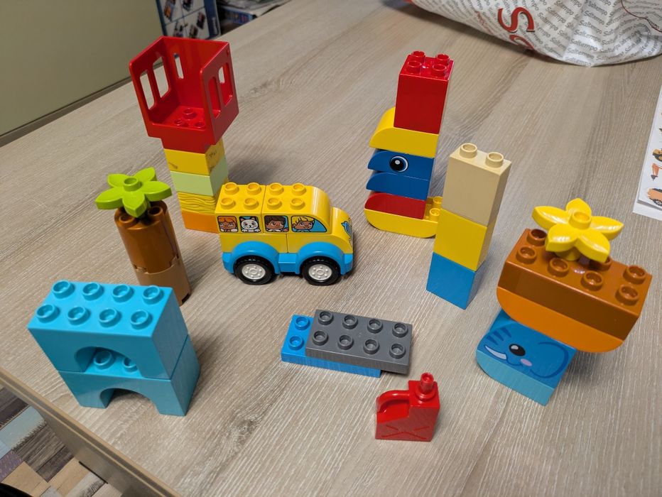 Lego Duplo 10851 + alte piese lego duplo