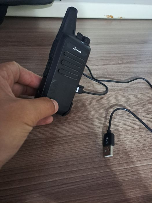 Продаю две  рации