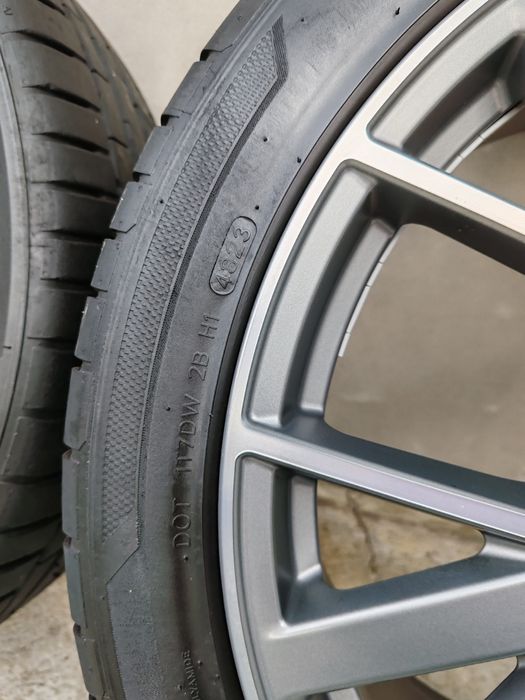 Ауди 20 цола, Audi Q3 , SQ3