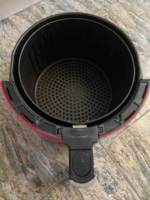 Делимано еър фрайър червен