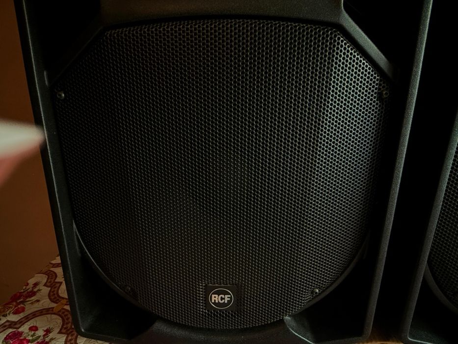 Vând boxe RCF 725 MK4 și boxe Make