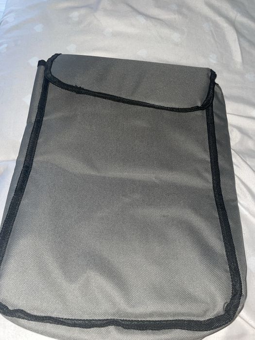 Geantă pentru laptop – stare foarte bună