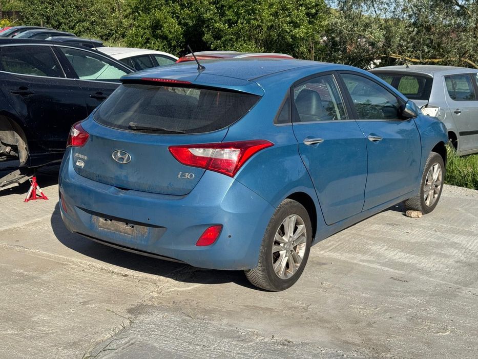 Dezmembrez Hyundai i30 GD hatchback 1.6crdi 2012 2013 2014 2015