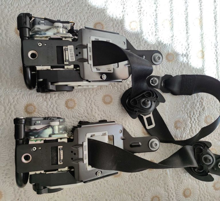 W204 предни колани