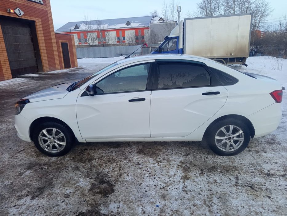 Продам ладу весту