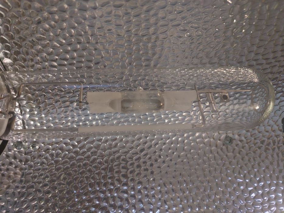 Reflector MARE antiexplozie si lampa cu vapori de sodiu