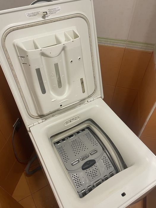 AEG Пералня с Горно Отваряне