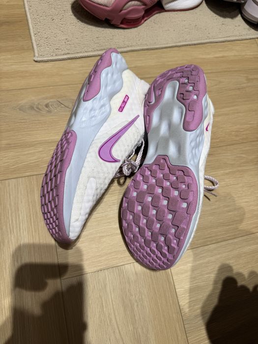 Nike Renew Ride 3 и Nike Zoom Bella 3