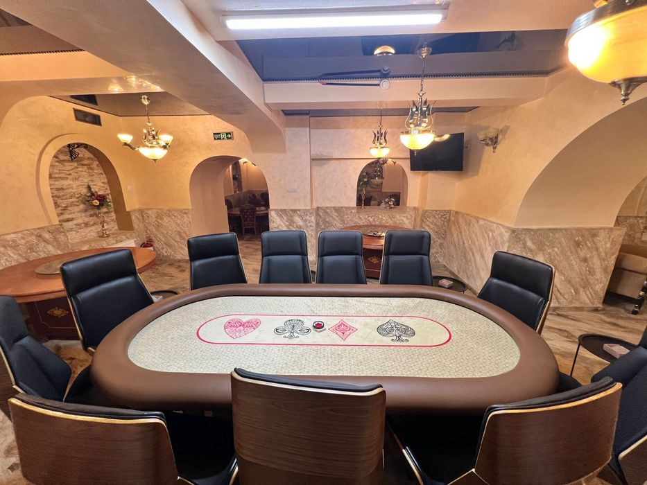 Doua mese de poker cu scaune set complet cu jetoane personalizate CustomTables.eu