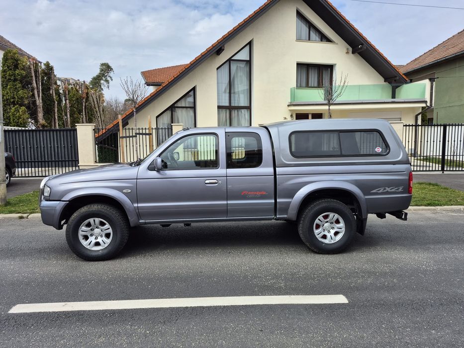 Mazda B2500 Toplanders