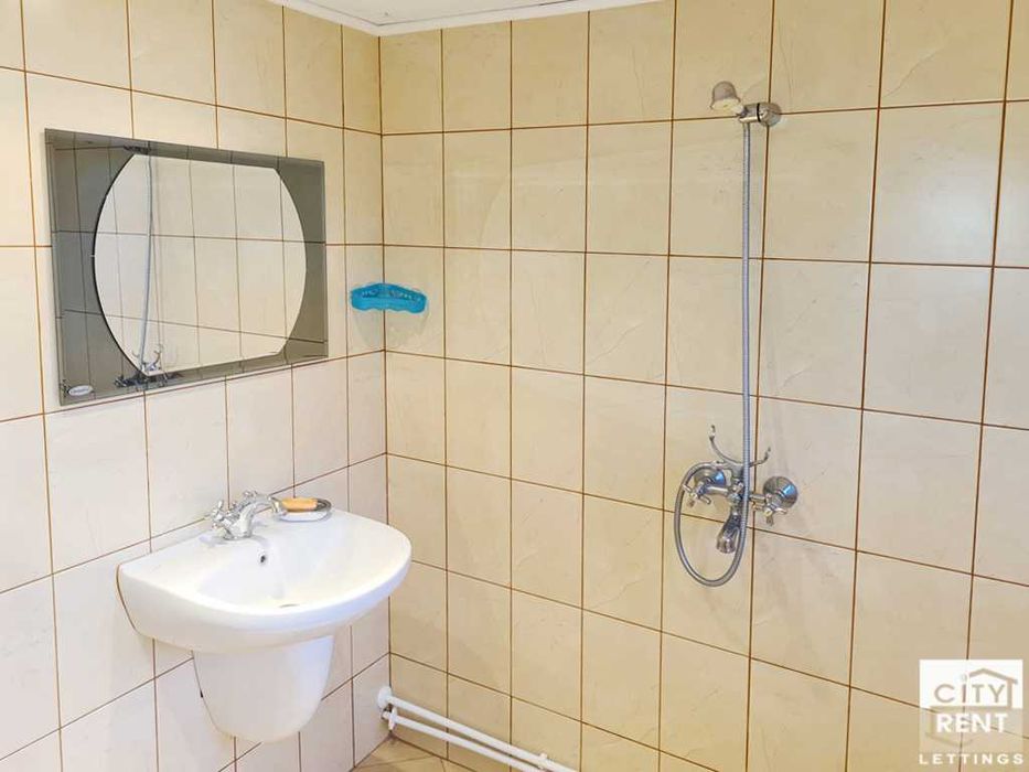 Дава се под наем Къща в с. Драгижево, Област Велико Търново - 150 кв.м за 847.62 € - Снимка #21