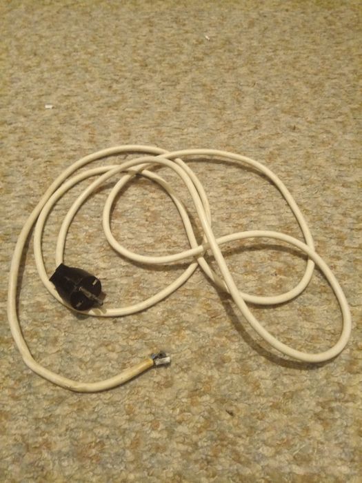 Кабел с щепсел два броя