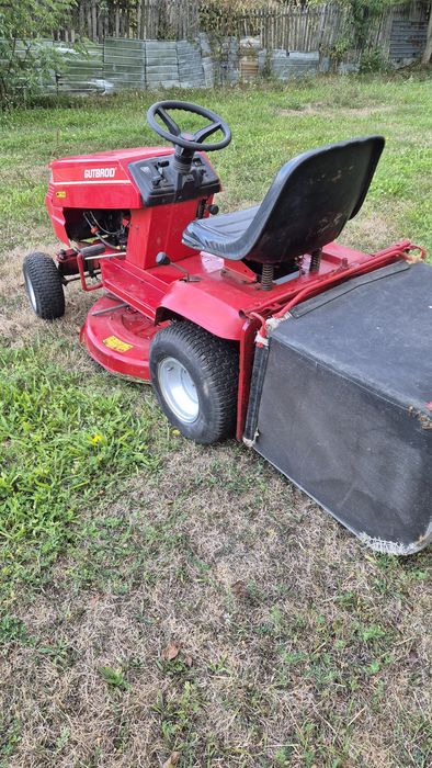 Tractoras gazon iarba 11cp