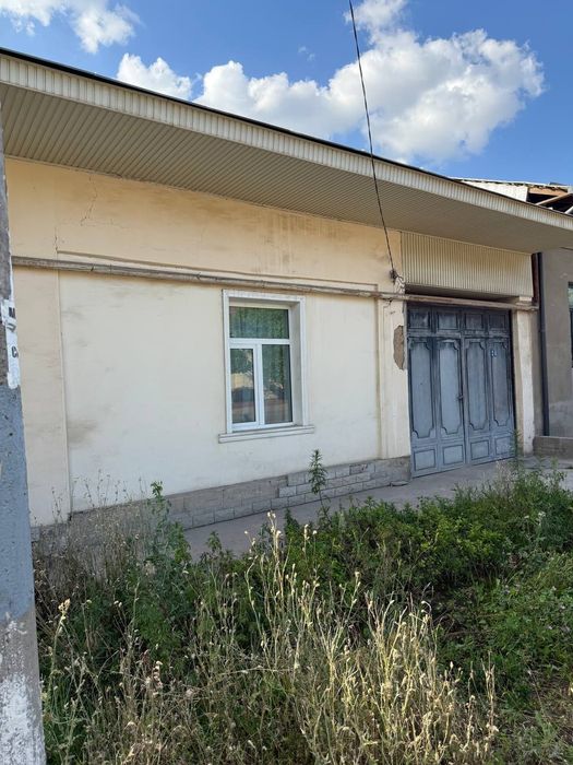 Yashnobod tumani Yangiobod mahallasida 7,8 sotix hovli uy joy sotiladi